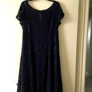 Mother of the Groom/ ride dress. Like new, worn once. Fully lined & comfortable